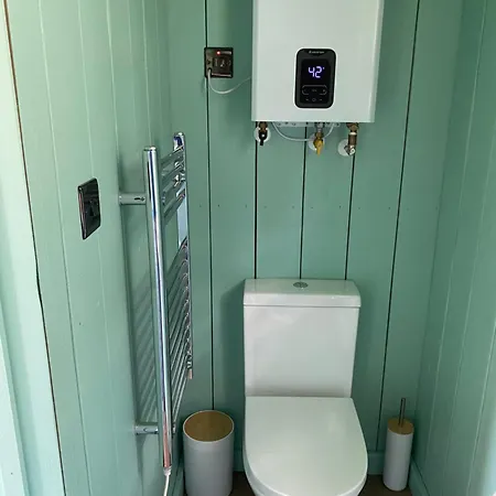 Otterly's Retreat Деревянный коттедж