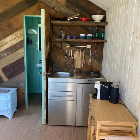 Otterly's Retreat Lodge *